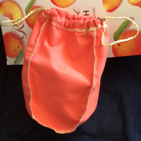 Crown Royal Peach Gift Box And Bag - Picture 3 of 5